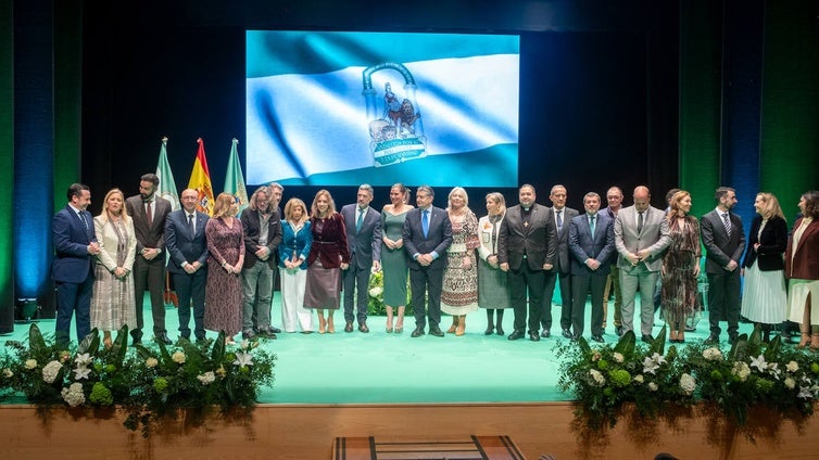 Fotos: La Junta entrega en Rota las Banderas de Andalucía 2025 de Cádiz