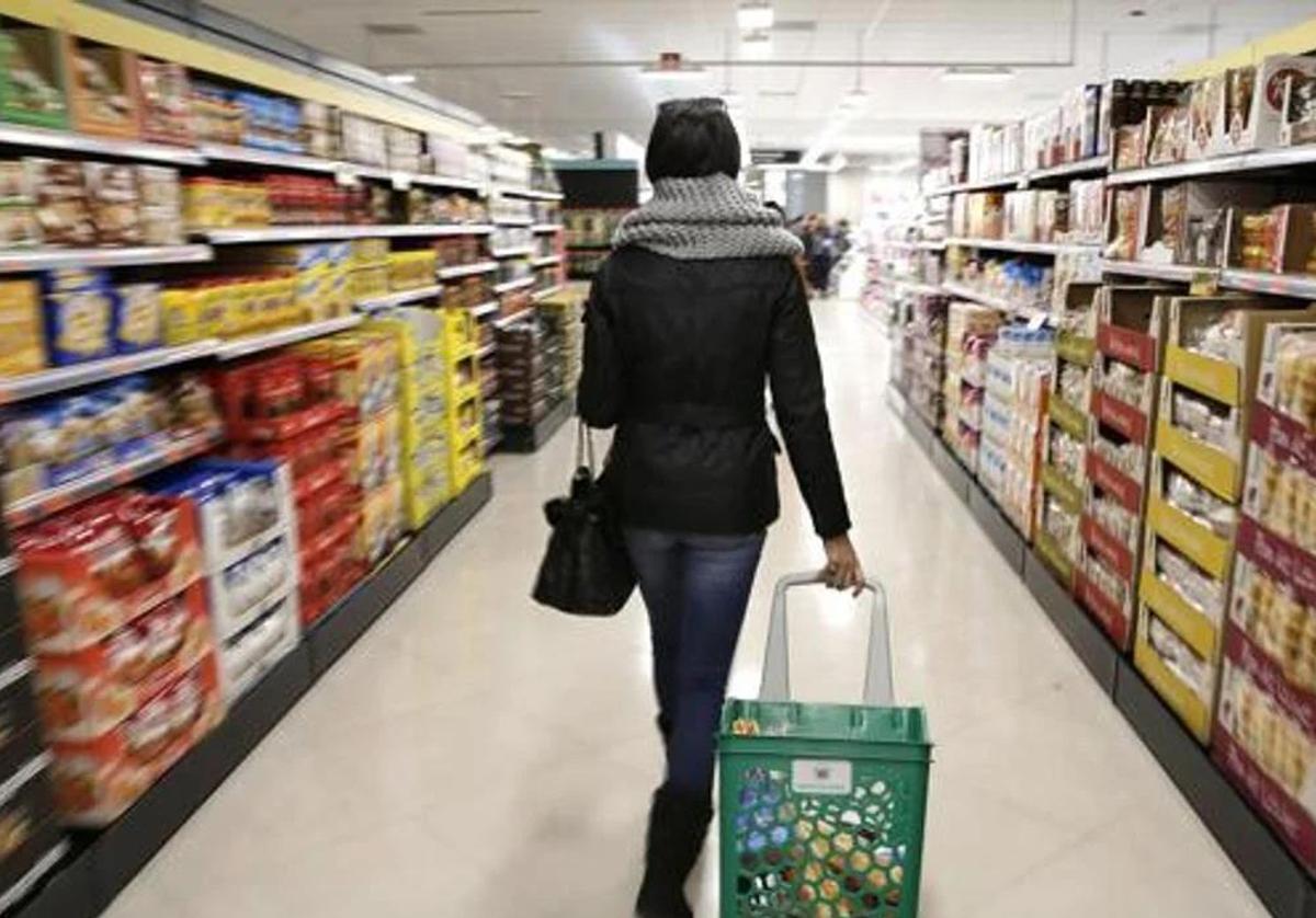 Horarios de los supermercados y centros comerciales de Cádiz durante el puente del Día de Andalucía