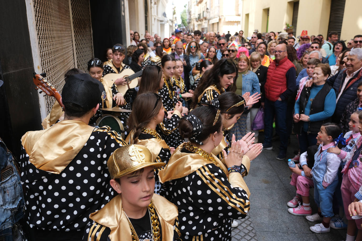 Fotos: Cádiz celebra el lunes de Carnaval con un ojo en el cielo