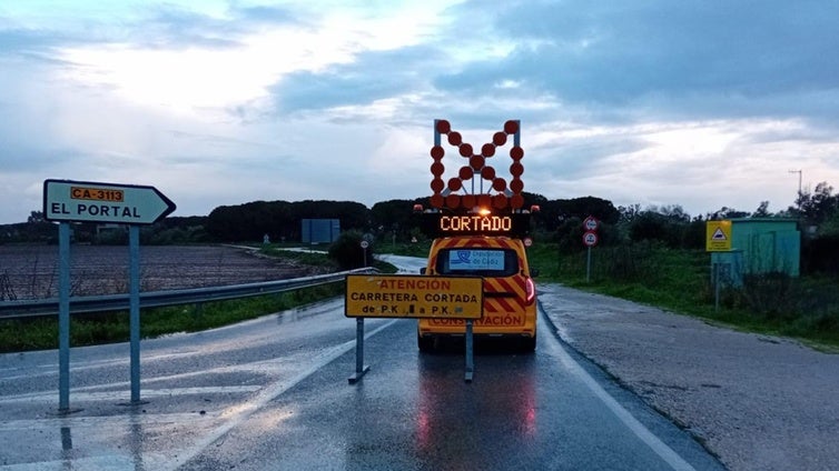 Estas son las seis carreteras de la red provincial de Cádiz que siguen cortadas por la crecida de los arroyos