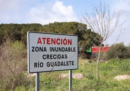 Suspendida la actividad presencial en dos centros educativos de Jerez por la crecida del río Guadalete