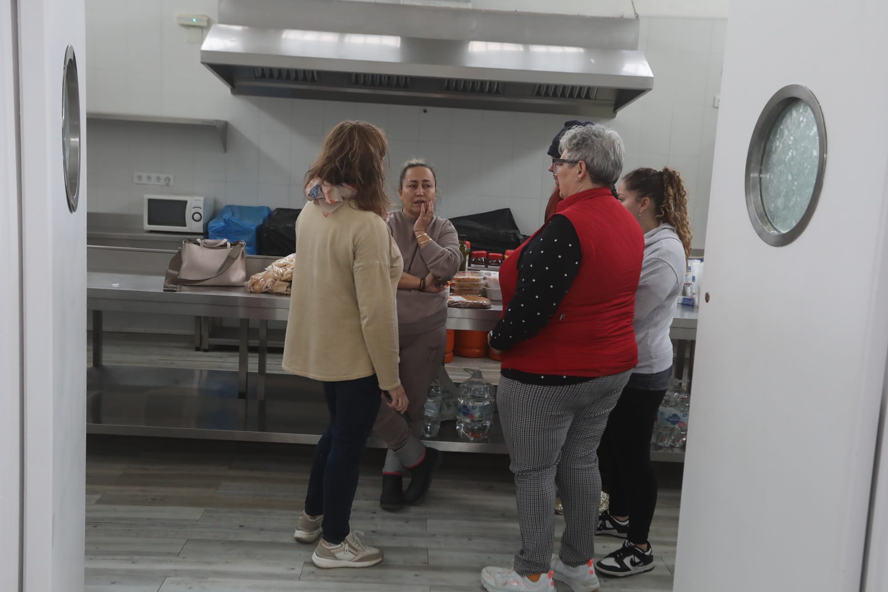 Imágenes de la crecida del Guadalete en Jerez: 200 desalojados y trabajo sobre el terreno