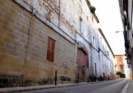 La venta forzosa de una antigua bodega del SXVIII en  la calle Cazón permitirá construir 44 nuevas viviendas en Jerez