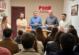 Ruiz Boix cierra campaña en un acto con jóvenes en Alcalá