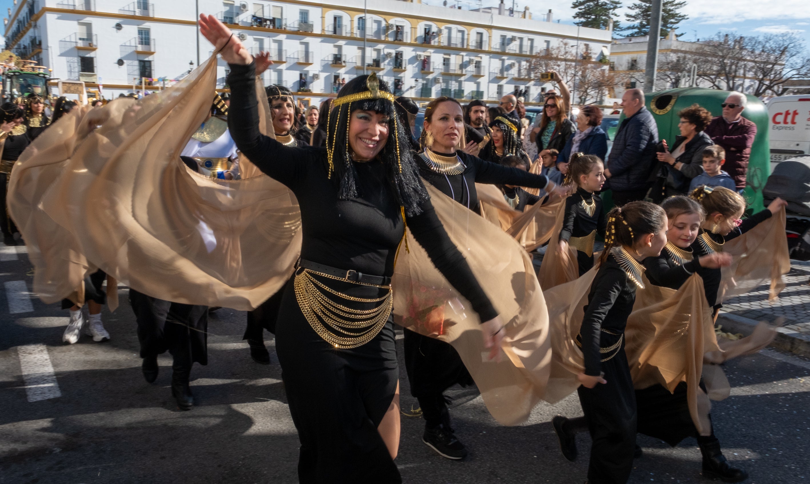 Así ha sido la Cabalgata de Adultos Carnaval El Puerto 2025