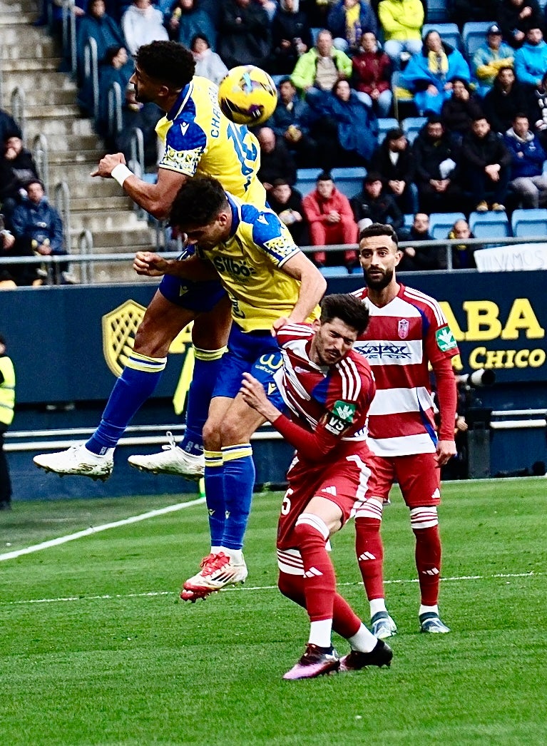 Las imágenes del partidos Cádiz CF 1-0 Granada