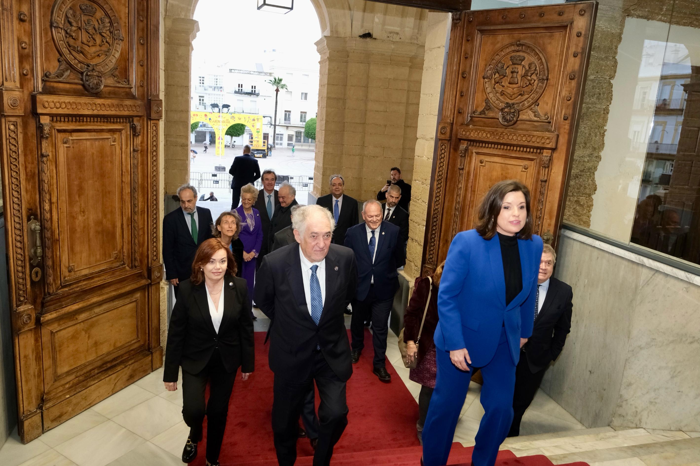 Conde-Pumpido destaca la fortaleza de la Constitución española en su visita a las ciudades que vieron nacer &#039;La Pepa&#039;