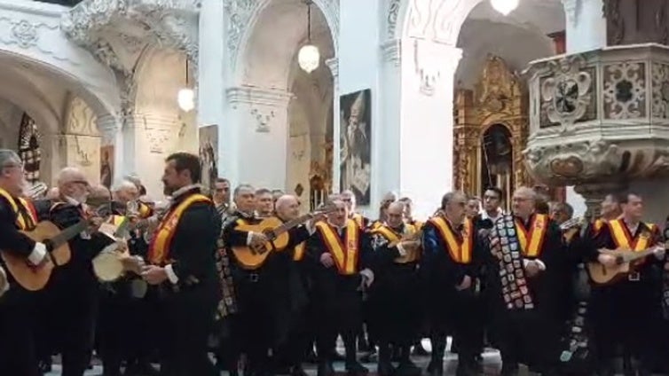 Tuna España, ante la Patrona de Cádiz, la Virgen del Rosario, en la iglesia de Santo Domingo