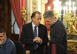 Román, alcalde de Chiclana: «Hay ayuntamientos que estamos tiesos»