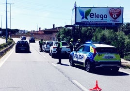 Abren los chiringuitos en El Puerto y aumentan los controles de la Policía Local