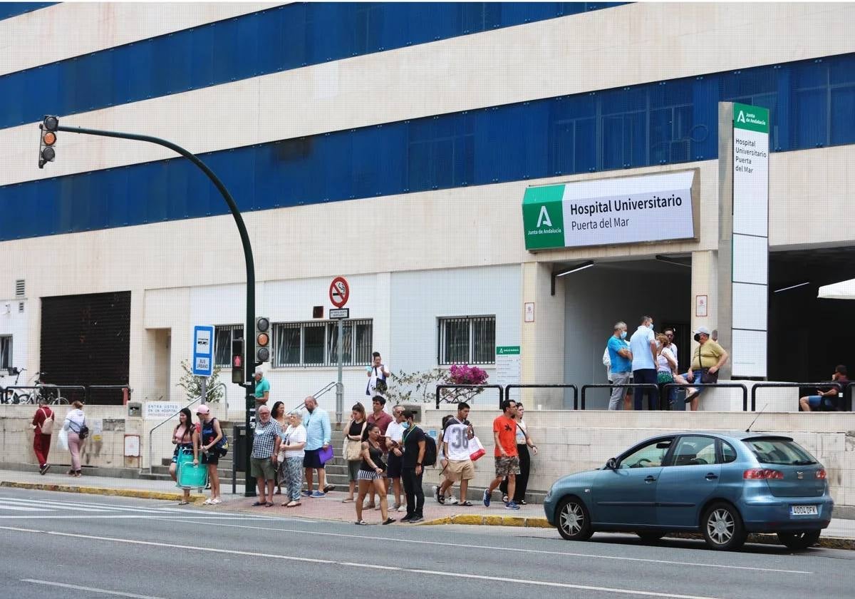 El Hospital Puerta del Mar de Cádiz, entre los centros referencia de Andalucía con mayor demora para ver a un médico especialista