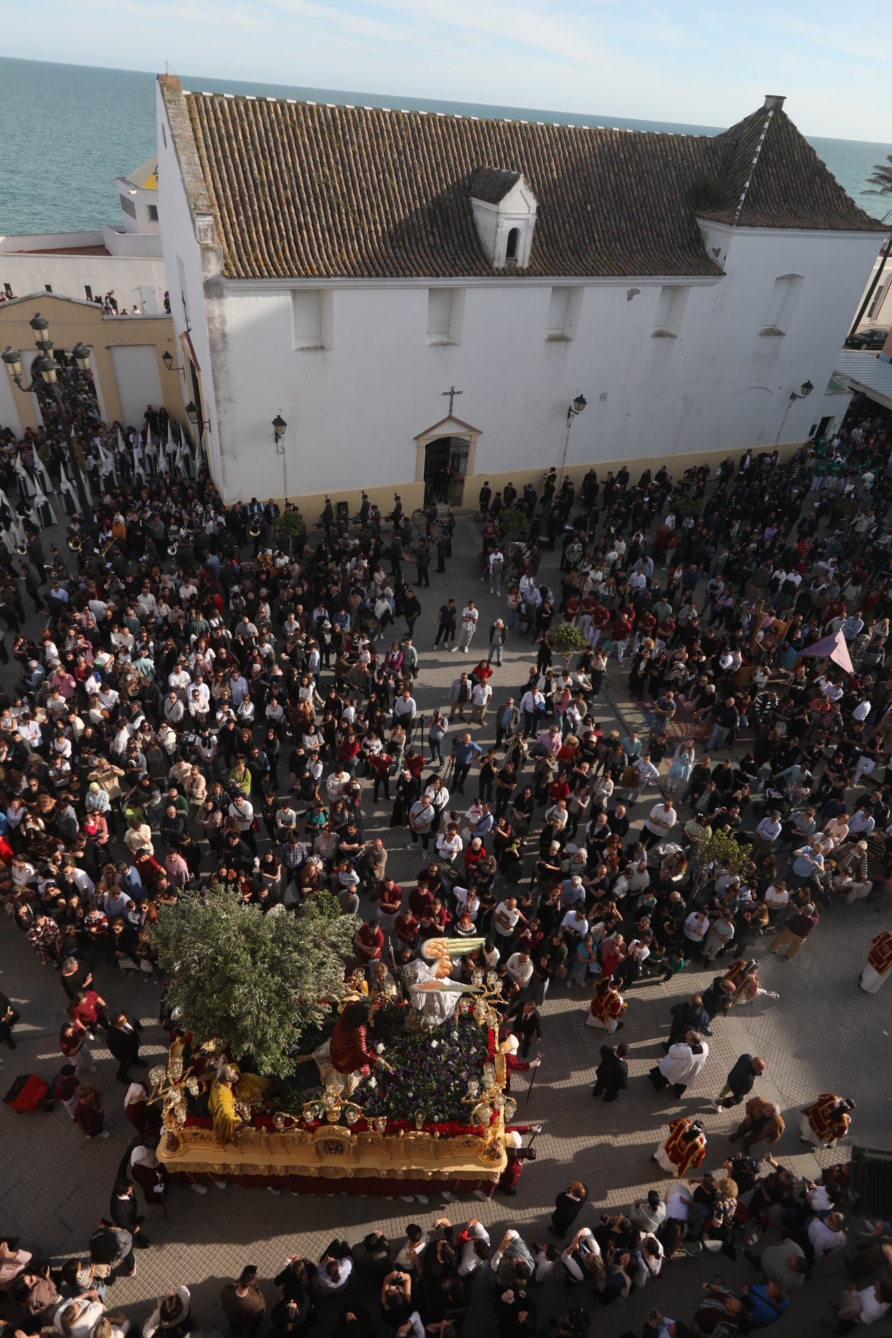 Las imágenes de la cofradía de El Huerto, el Jueves Santo en Cádiz | Semana Santa 2025