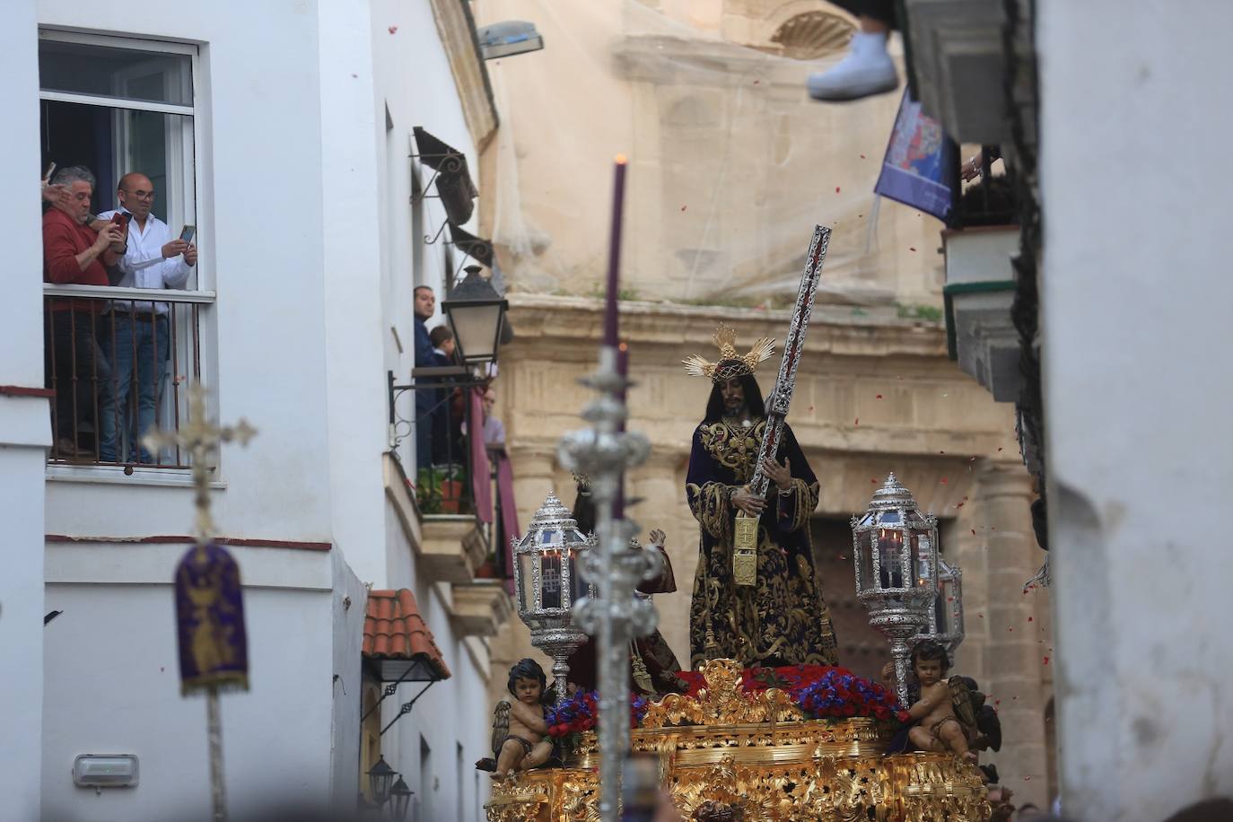 Las imágenes de la cofradía de El Nazareno, el Jueves Santo en Cádiz | Semana Santa 2025