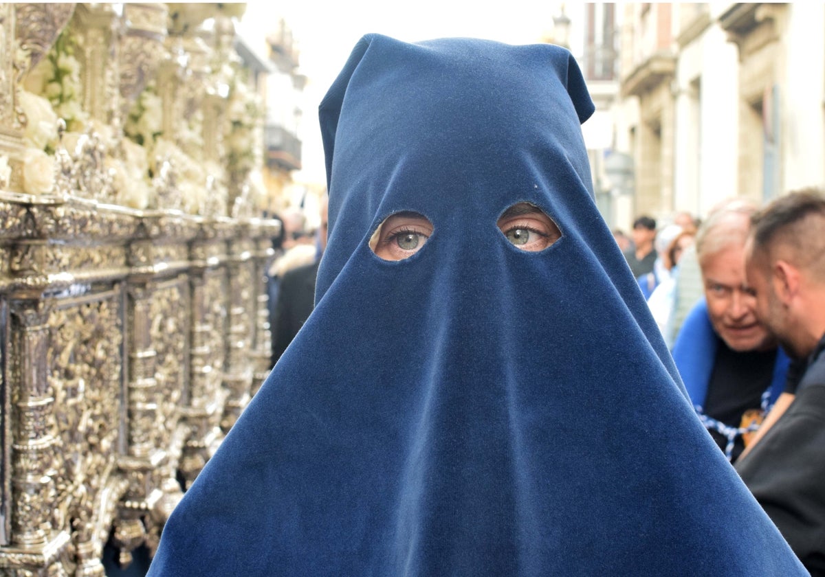 Semana Santa de Jerez 2025: Notable alto pese a la lluvia y las sombras