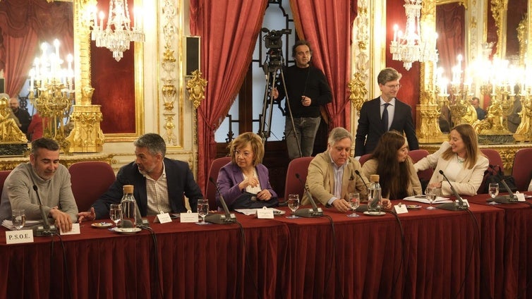 El juego de la silla en el PSOE de Cádiz