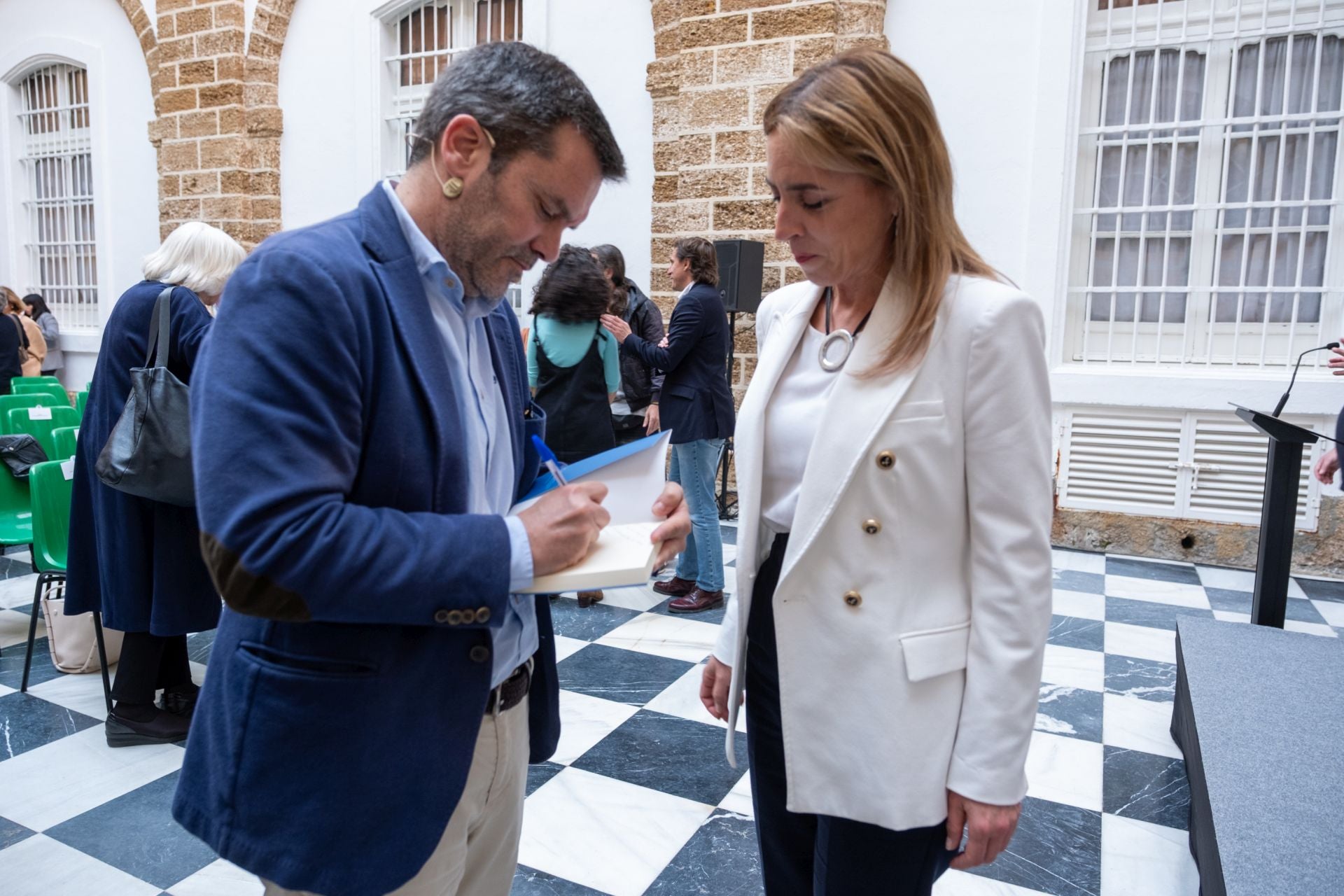 Fotos: Ignacio Moreno Bustamante presenta su nuevo libro