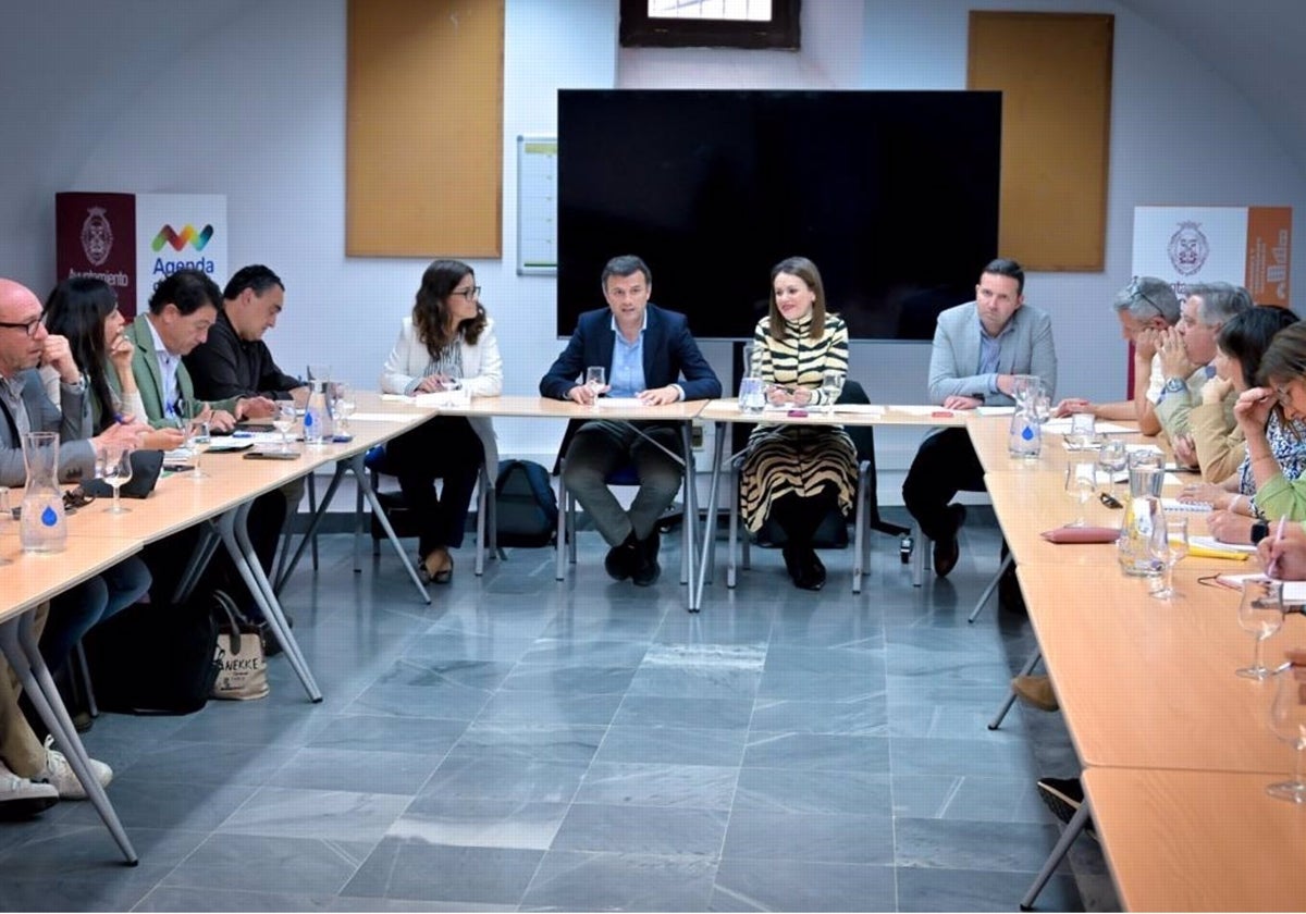 La Mesa Municipal por el Empleo acuerda la creación de una plataforma digital común