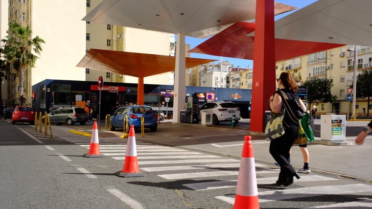 Apagón en Cádiz: De la incertidumbre a los nervios, compra masiva de linternas, radios y agua