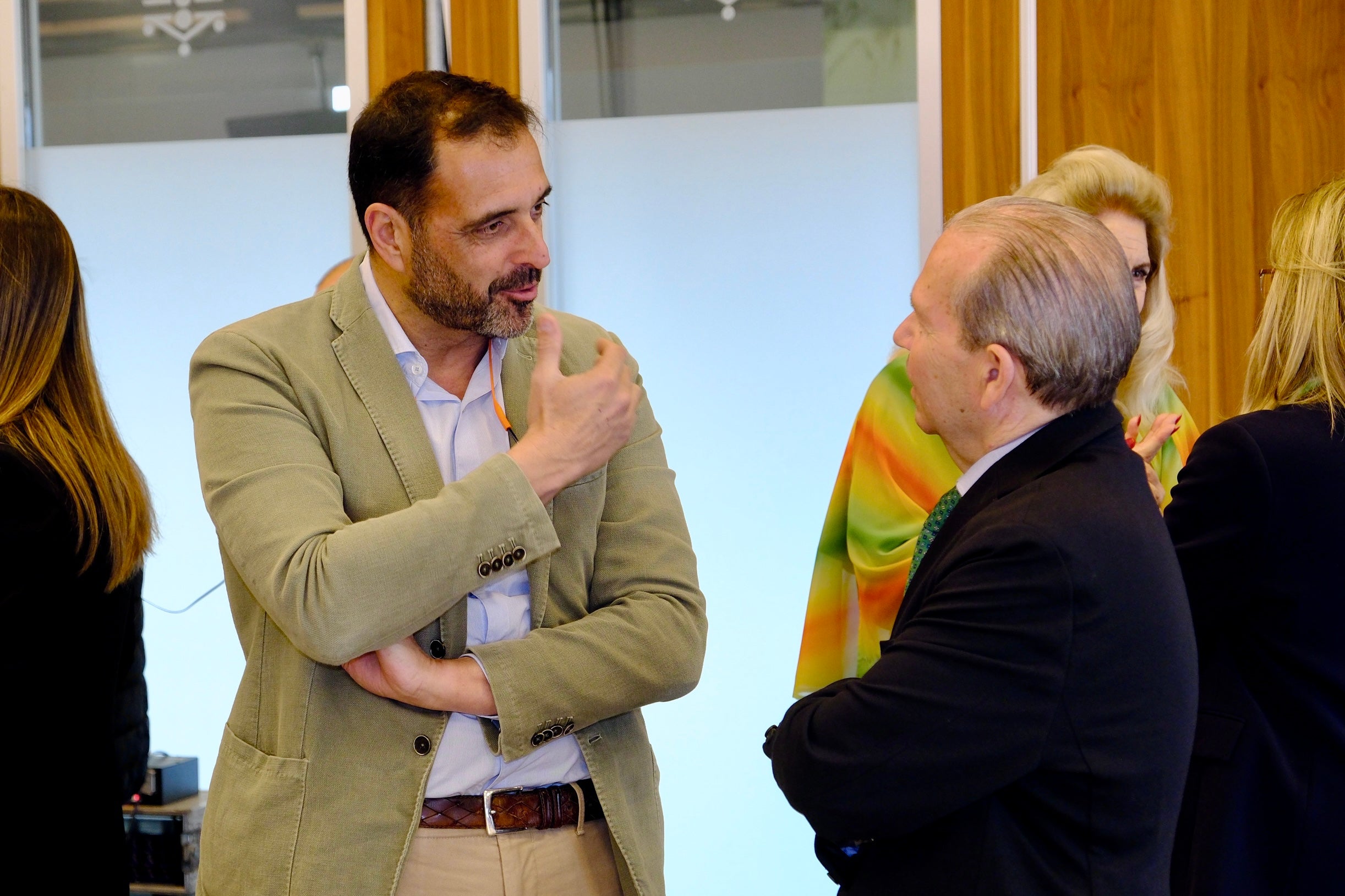 Fotos: Ambiente en La Mirada Económica de ABC y LA VOZ con Rocío Blanco