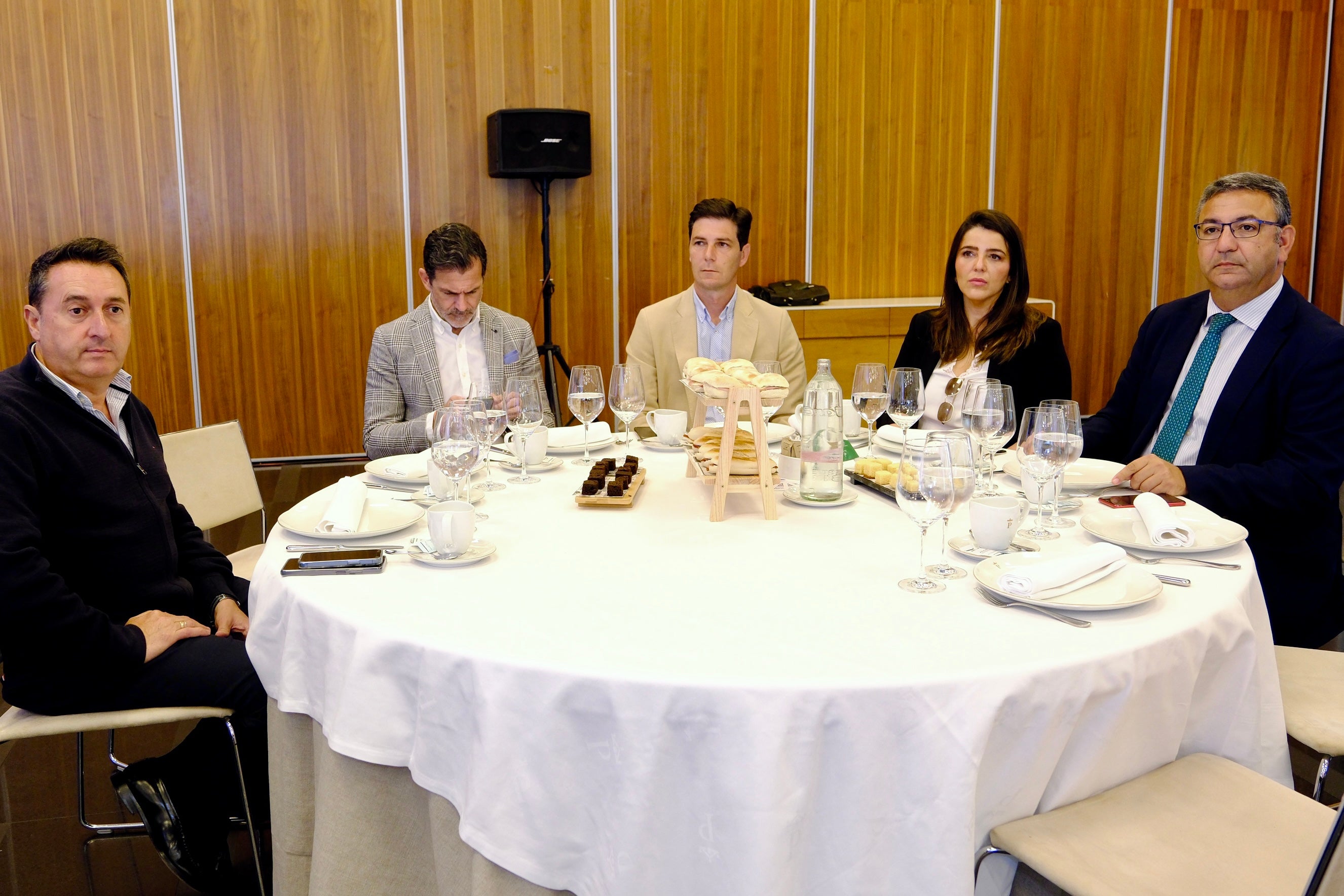 Fotos: Ambiente en La Mirada Económica de ABC y LA VOZ con Rocío Blanco