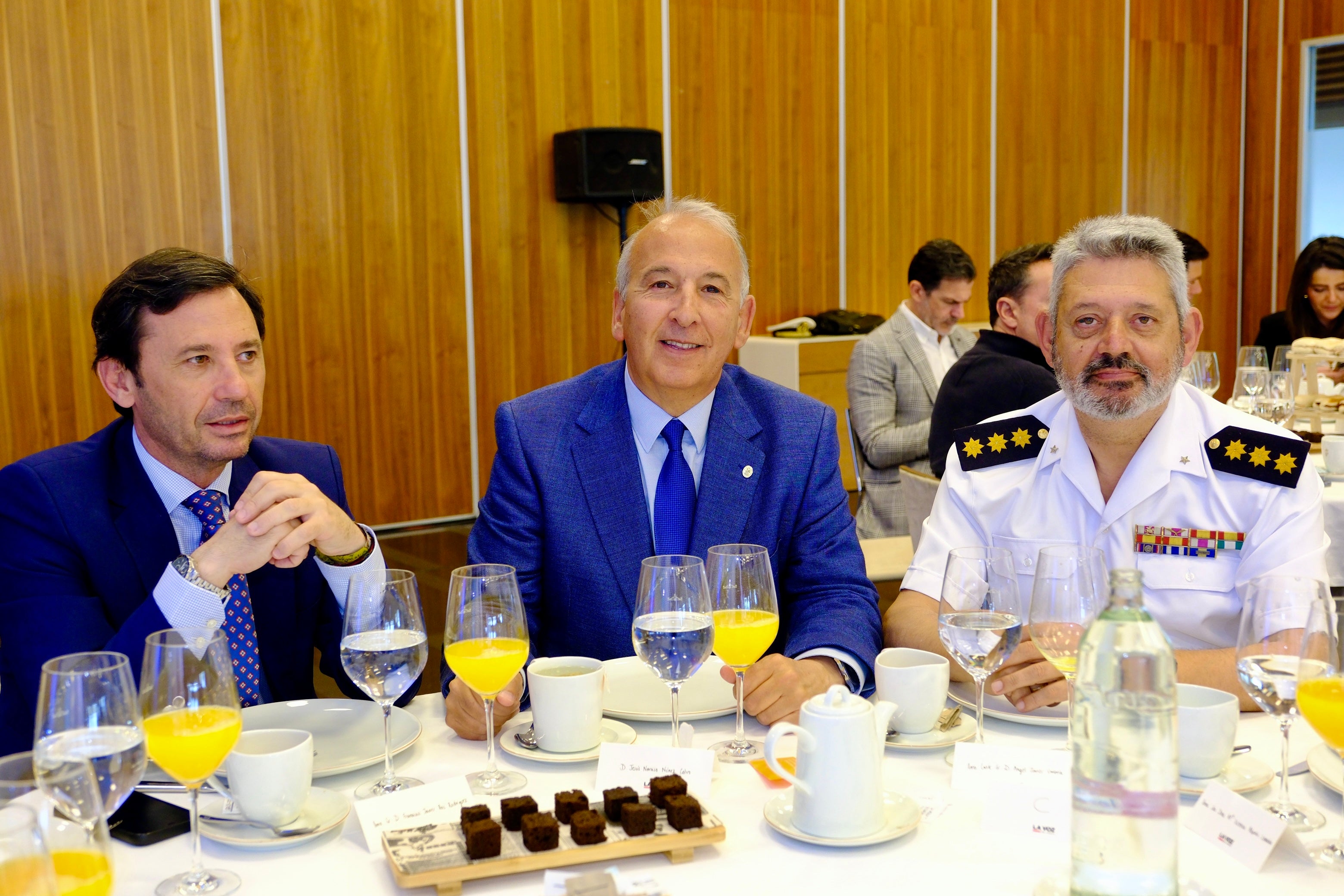 Fotos: Ambiente en La Mirada Económica de ABC y LA VOZ con Rocío Blanco