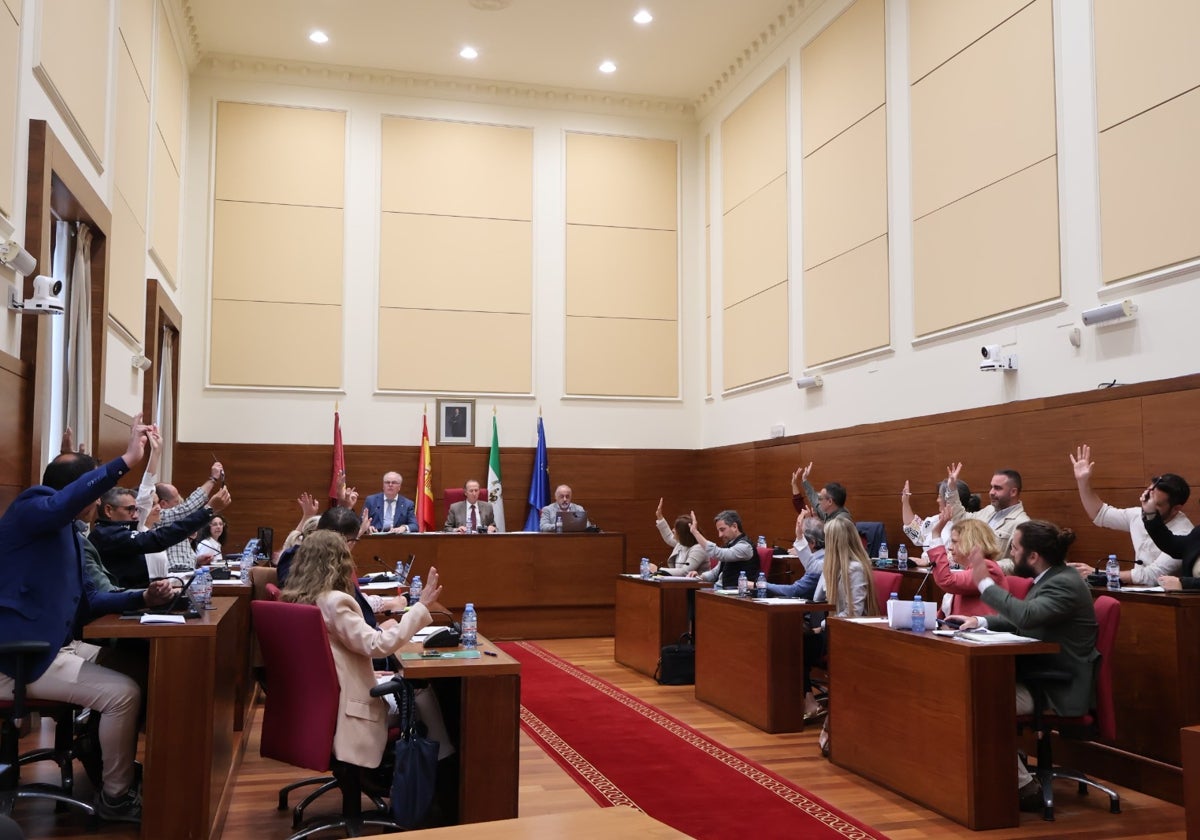 Chiclana celebra el Pleno de abril con repaso a las actuaciones durante el apagón