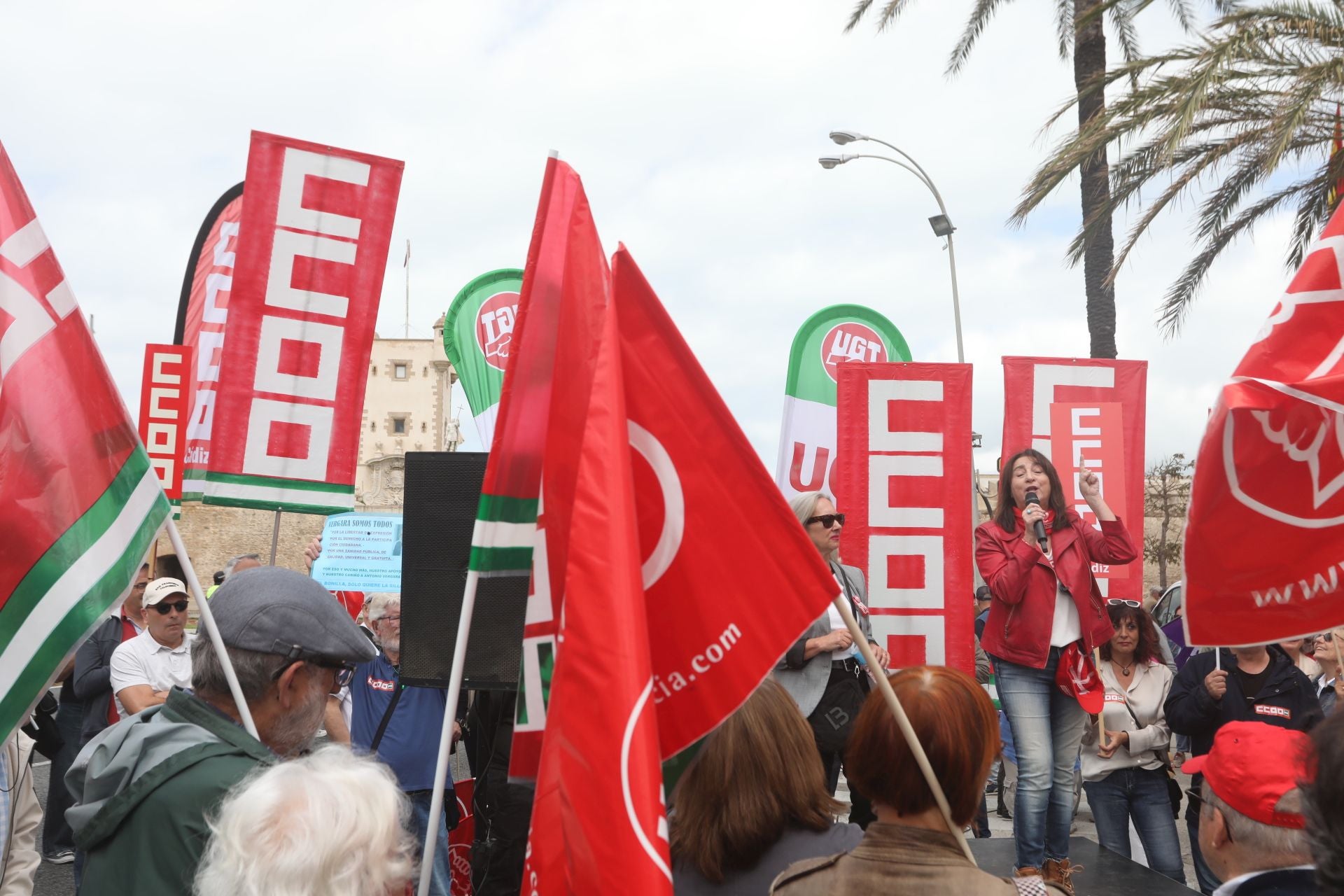 Fotos: Así han sido las dos manifestaciones del Primero de Mayo en Cádiz