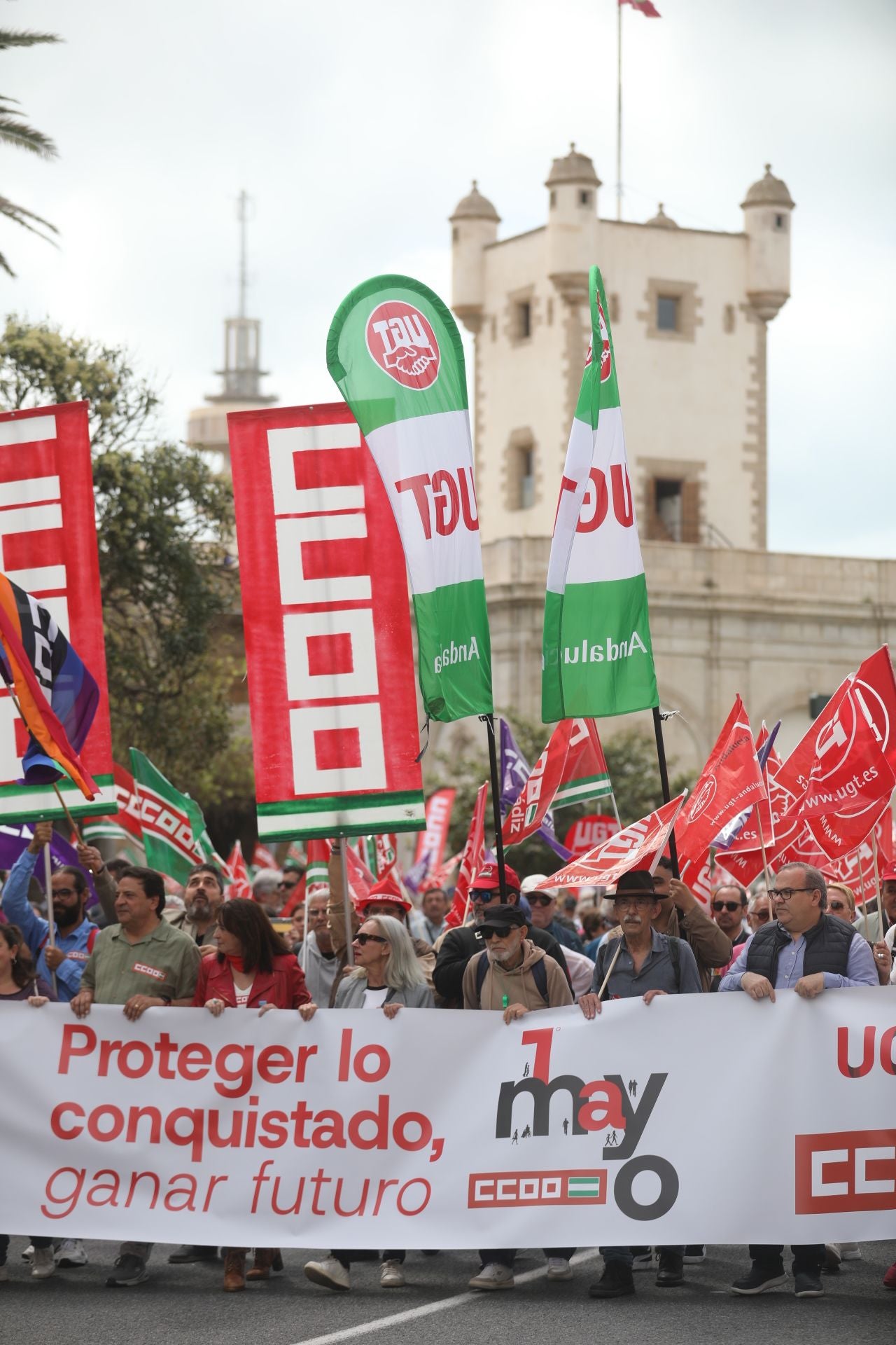 Fotos: Así han sido las dos manifestaciones del Primero de Mayo en Cádiz