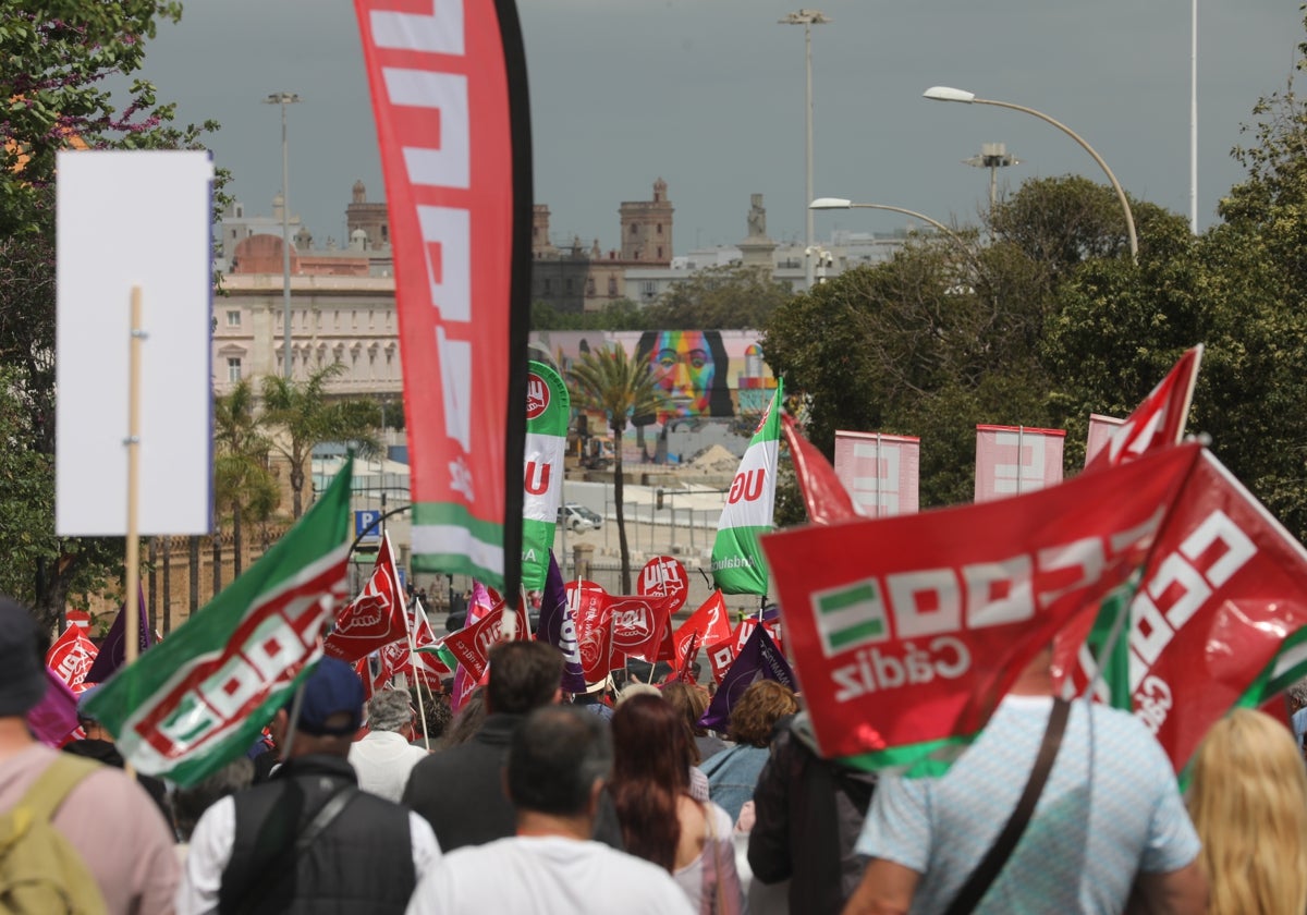 Fotos: Así han sido las dos manifestaciones del Primero de Mayo en Cádiz