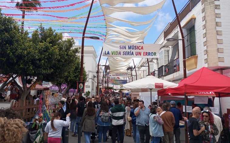 Imagen principal - Lleno en la cita con la música y la cultura del Trebufestival