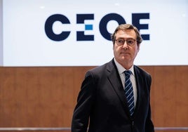 Los primeros espadas de las patronales nacional y andaluza asisten en Cádiz al relevo de Sánchez Rojas