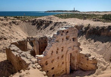No es Bolonia: esta es la otra playa de Cádiz en la que puedes visitar unas ruinas romanas