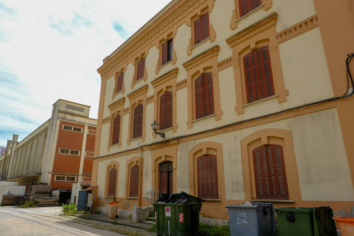 Fotos: estado actual de los Depósitos de Tabaco en Cádiz, donde se ubicará la Ciudad de la Justicia