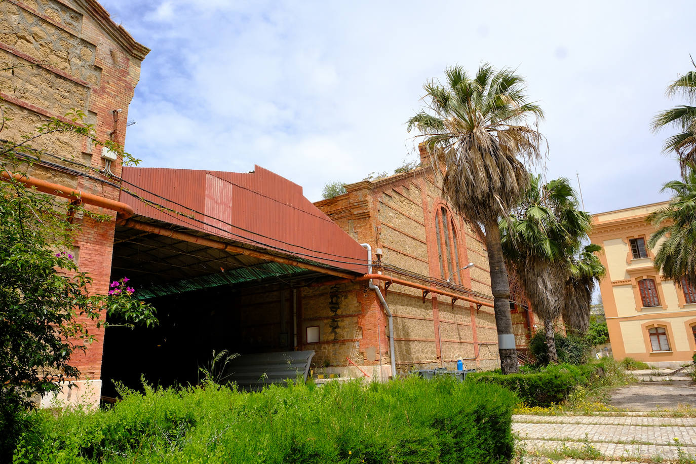 Fotos: estado actual de los Depósitos de Tabaco en Cádiz, donde se ubicará la Ciudad de la Justicia