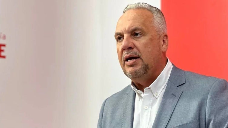 Ruiz Boix: de criticar a la Junta por viajar a China a liderar el mismo viaje
