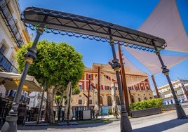La plaza del Rey de San Fernando se completa con los veladores