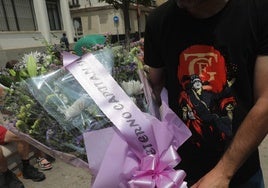 En vídeo: así ha sido el homenaje a Juan Carlos Aragón en la plaza Fragela de Cádiz