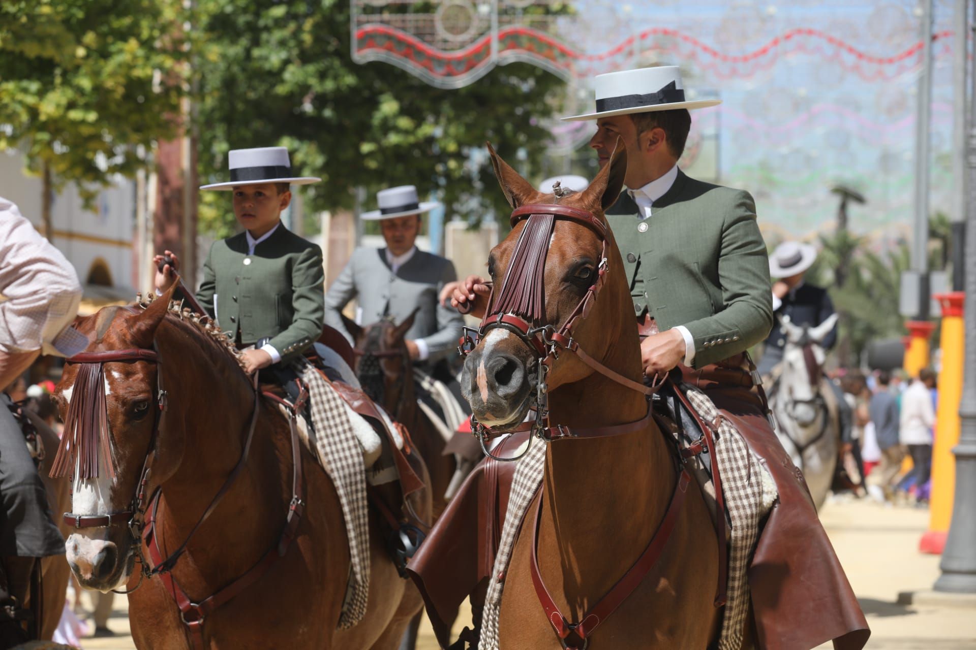 Fotos: Gran ambiente en el domingo de Feria de Jerez