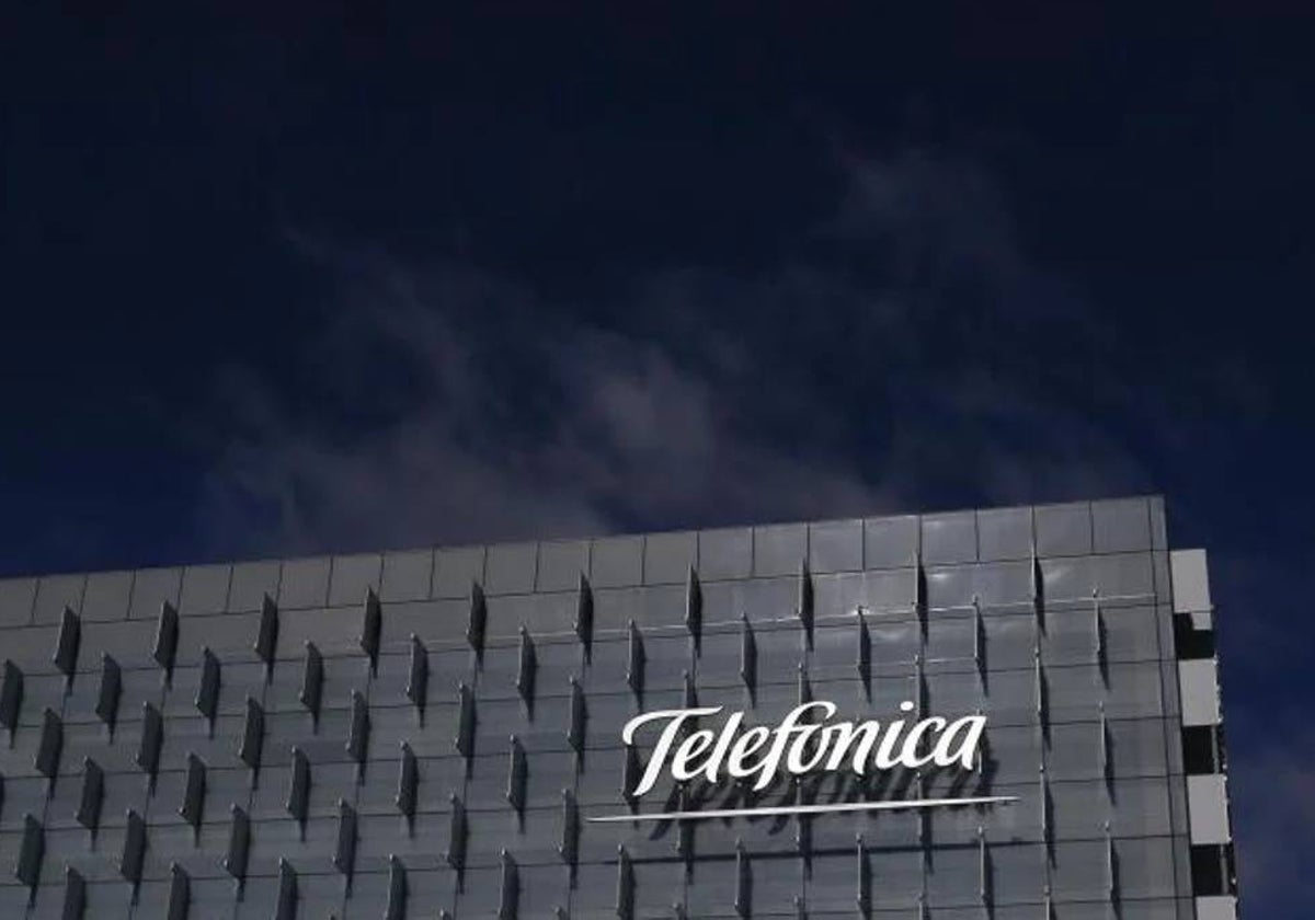 La Junta sobre los problemas de Telefónica y la caída del servicio: «Lo que está pasando con este Gobierno no ha pasado nunca en la historia»