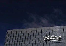 La Junta sobre los problemas de Telefónica y la caída del servicio: «Lo que está pasando con este Gobierno no ha pasado nunca en la historia»