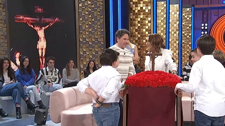 El increíble regalo que le hicieron a David DeMaría en Canal Sur: «¡Qué arte por Dios!»