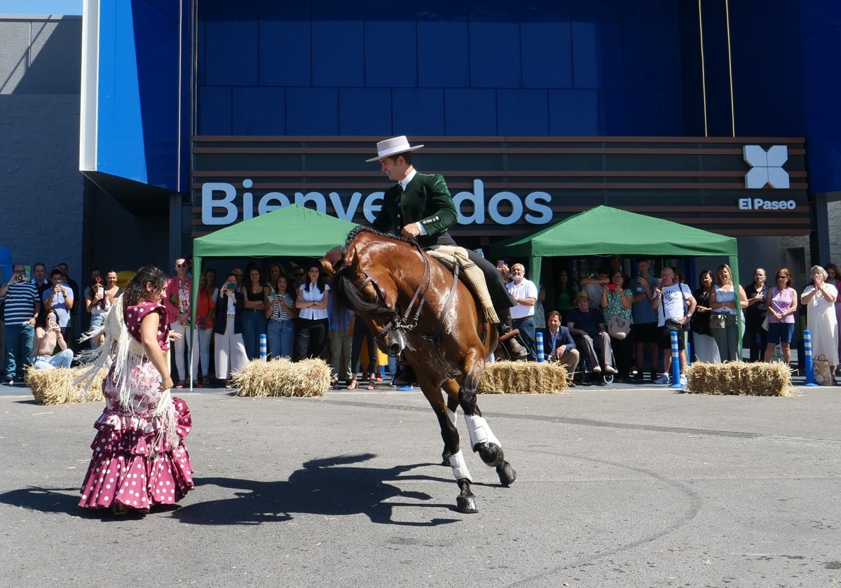 Este sábado en el centro comercial El Paseo podrás vivir un ambiente de Feria