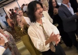 Un japonés sorprende en la Feria de Jerez cantando por bulerías: «Aquí todo es posible»