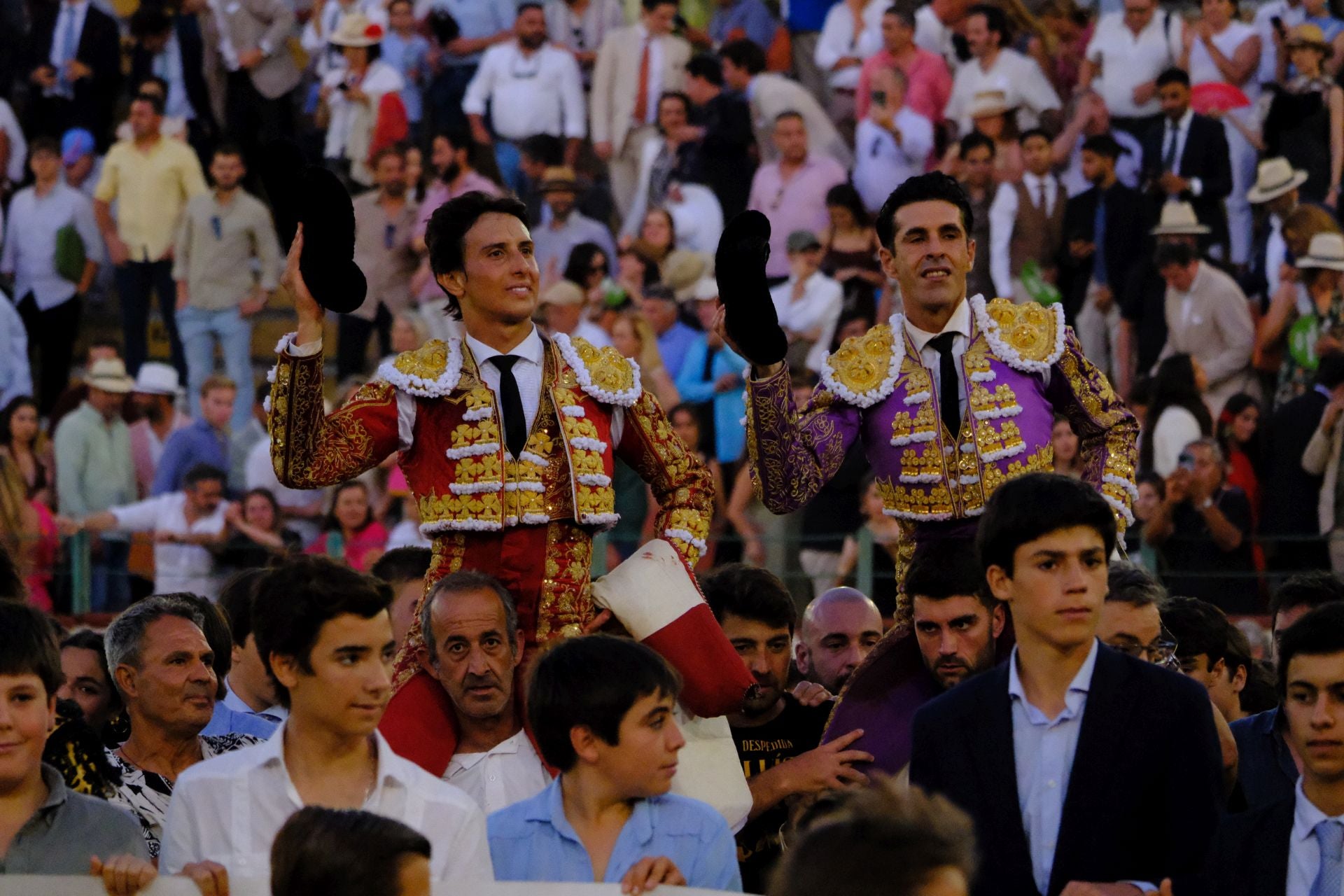 Fotos: Talavante y Roca Rey brillan en Jerez