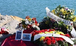 La Eurocámara escucha a las familias de los agentes caídos en Barbate en su visita a Andalucía