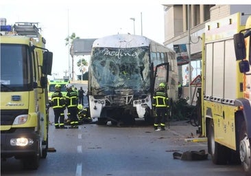 El conductor y el dueño de la empresa del autobús del accidente de Cádiz, acusados de homicidio
