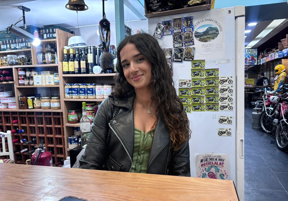 La incipiente tatuadora Irache Gómez.