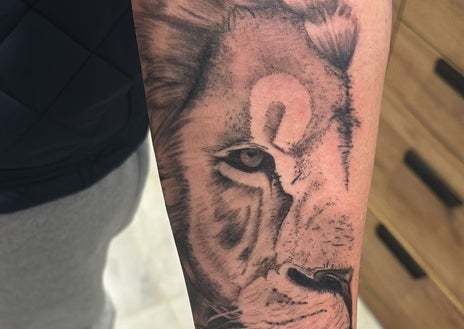 Imagen secundaria 1 - El primero de ellos, el superior, pertenece al brazo de Irache, mientras que los otros dos son algunas de sus primeras creaciones.