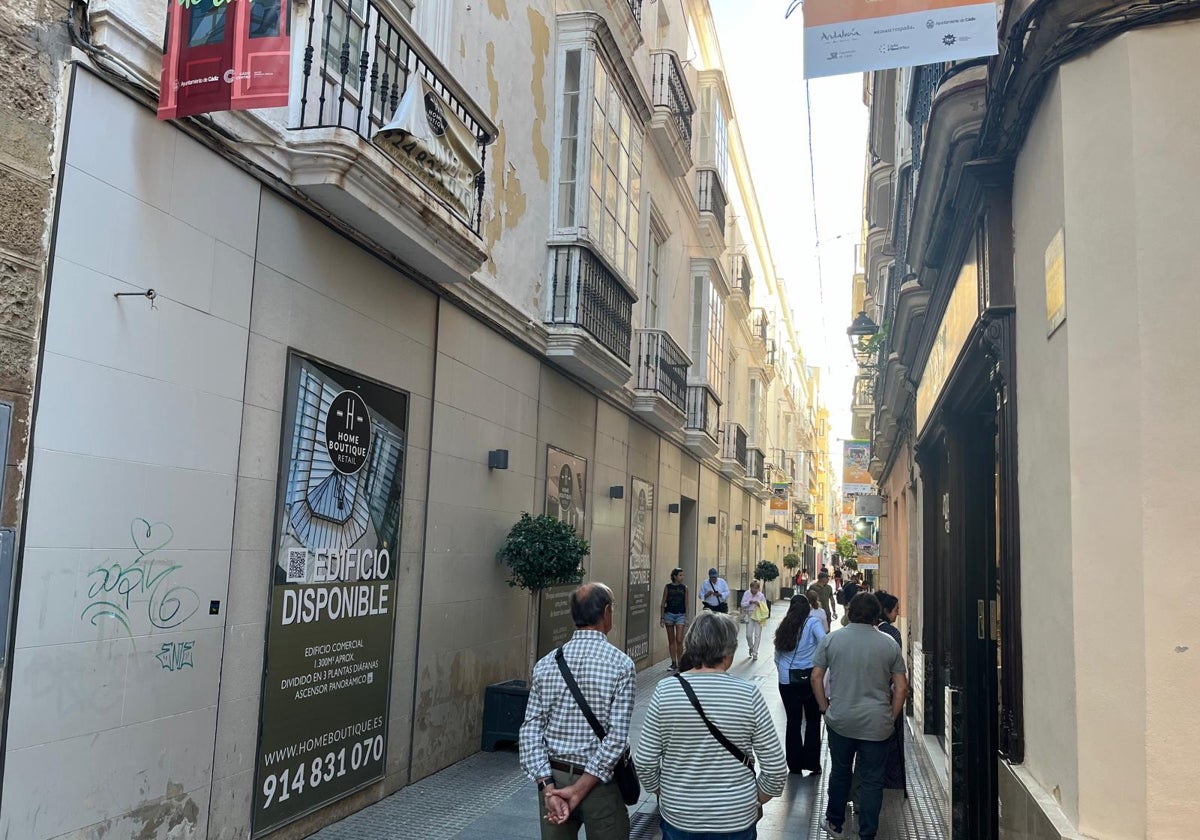 ¿Cuáles son los nombres más frecuentes de mujeres y hombres en la provincia de Cádiz? ¿Y de los recién nacidos?