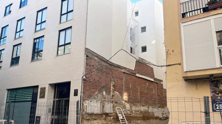 El chalé más pequeño de Cádiz ya es historia